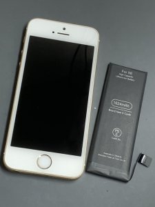 iPhoneSE バッテリー交換