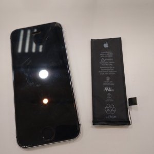 iPhoneSE バッテリー交換修理