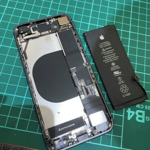 iPhone8 バッテリー交換