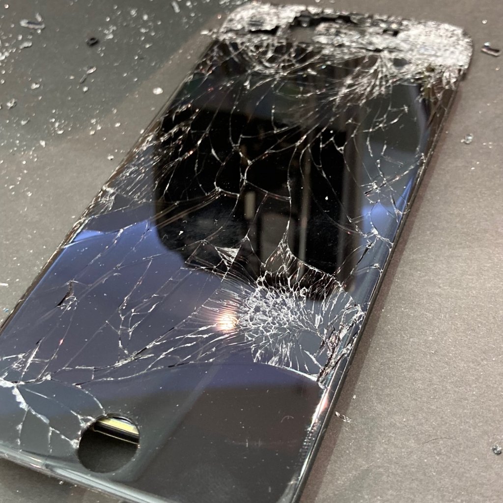 iPhone8 液晶交換 画面割れ
