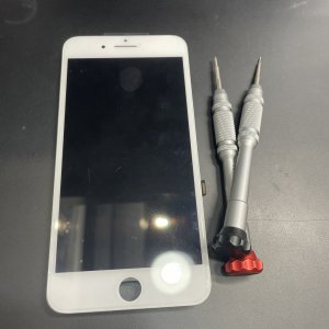 iPhone8プラス 液晶交換
