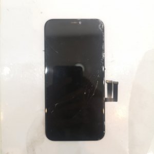 iPhone 11 PRO パネル修理