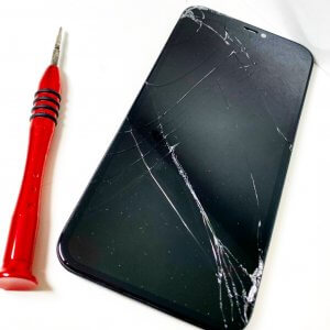 iPhone11 フロントパネル交換