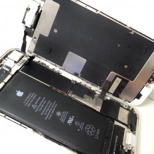 iPhone8 バッテリー交換