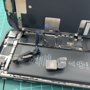 iPhone 8 アウトカメラ＋近接センサー交換