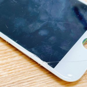 iPhone 8 フロントパネル交換