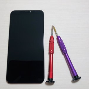 iPhone11 ProMax 踏んで割れてしまった→15分で交換完了‼