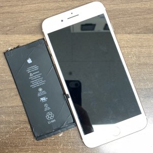 iPhone8+ バッテリー交換修理