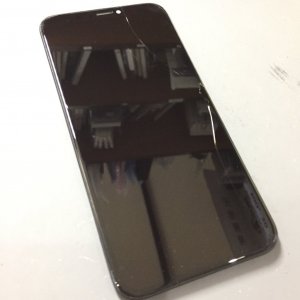 iPhoneXS ガラスパネル交換