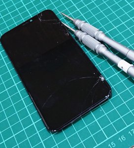 iPhone11pro パネル交換