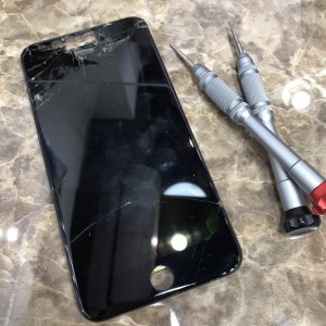 iPhone8プラス 液晶交換