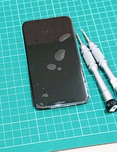 iPhone11pro フロントパネル交換