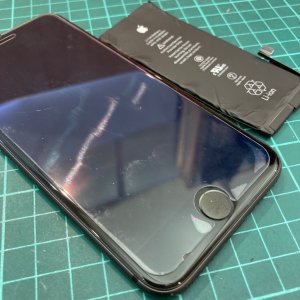 iPhone8　バッテリー交換