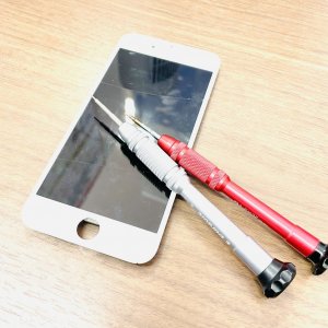 iPhone8 ガラスパネル交換