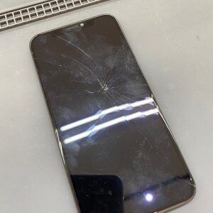 iPhoneXS パネル交換