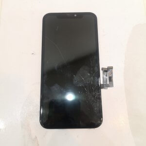iPhone 11 パネル修理