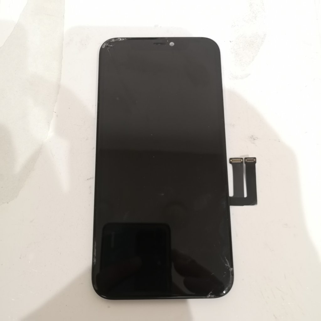 iPhone 11 パネル修理