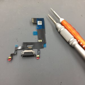 iPhoneXR ライトニング交換