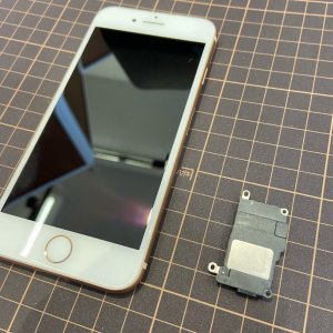iPhone8 スピーカー修理