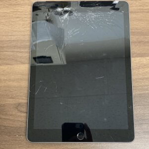 iPad6 デジタイザー 交換修理