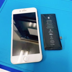 iPhone8のバッテリー交換