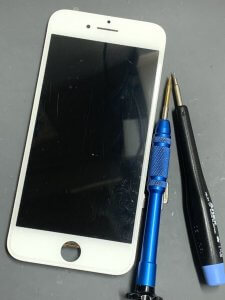 iPhone8 フロントパネル交換