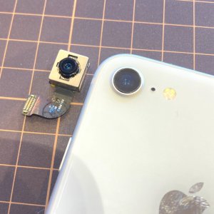 iPhone8 アウトカメラ交換修理