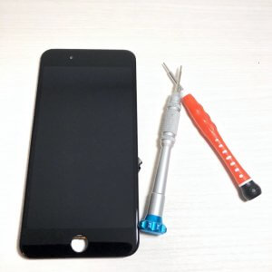 iPhone8plus ガラスパネル交換