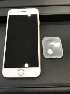 iPhone8 ホームボタン