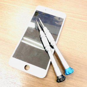 iPhone8plus 液晶交換
