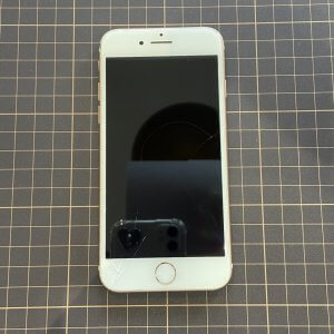 iPhone 8 フロントパネル交換修理
