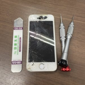 iPhone 5SE 液晶交換