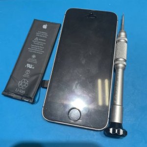 iPhoneSEバッテリー交換修理