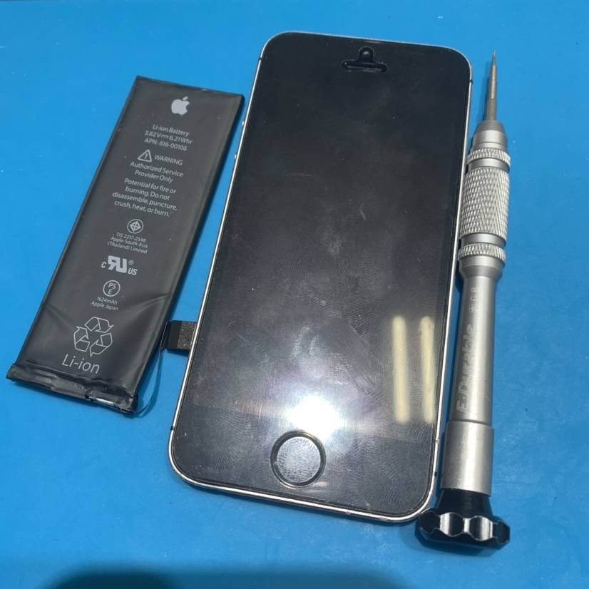 iPhoneSEバッテリー交換修理