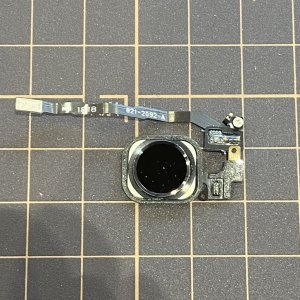 iPhone SE ホームボタン交換修理