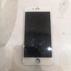 iPhone  8 パネル修理