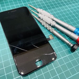 iPhoneSE2 ガラスパネル交換