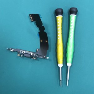 iPhone8Plus ライトニング修理