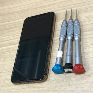 iPhoneXS　パネル交換　強化ガラス張り替え