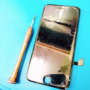 iPhone7 フロントパネル交換