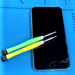 iPhone6S Puls パネル交換修理