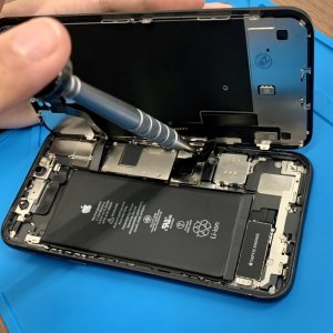 iPhone11 パネル交換修理