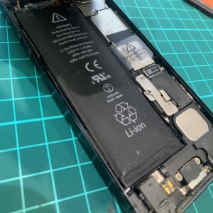 iPhone5　バッテリー交換