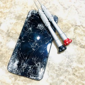 iPhone11Pro 液晶交換 液晶割れ