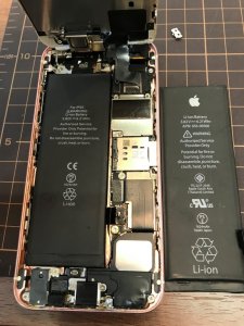 iPhone SE バッテリー交換