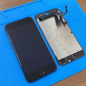iPhone8パネル交換修理