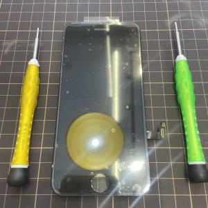 iPhone 8 パネル交換