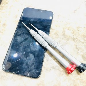iPhoneXS 液晶交換 画面割れ