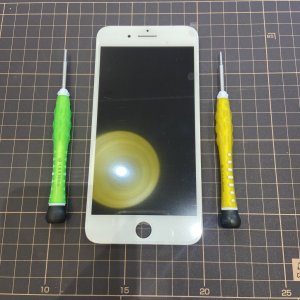 iPhone8P 液晶交換