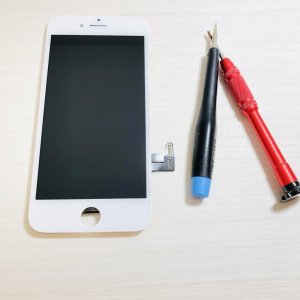 iPhone8液晶パネル交換